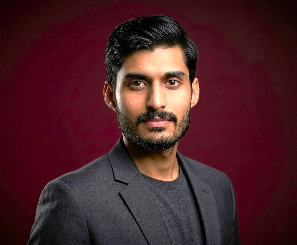 Founder-developer-of-asaan-optics-app-Farhad-nazir-best-software-developer-mobile-application-developer-flutter-dart